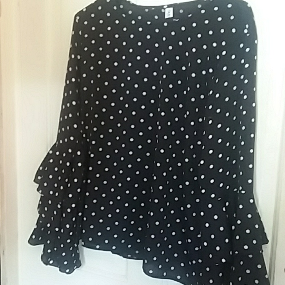 Blous/Layered Bell Sleeves